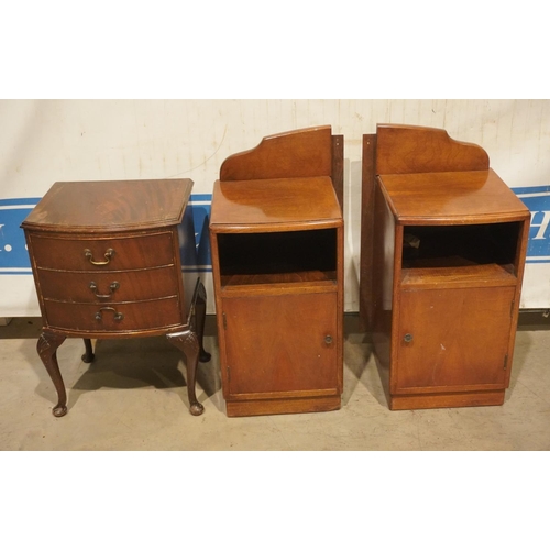 58 - Pair of bedside cabinets 32x14 1/2