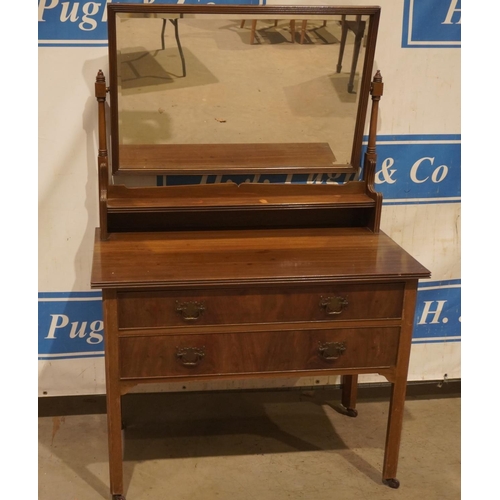 97 - Dressing table on casters with 2 drawers 65x42