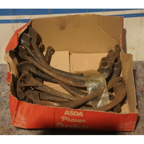 238 - Box of BSA brake pedals including C15 and B40