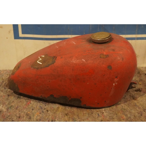 311 - Petrol tank, no dents