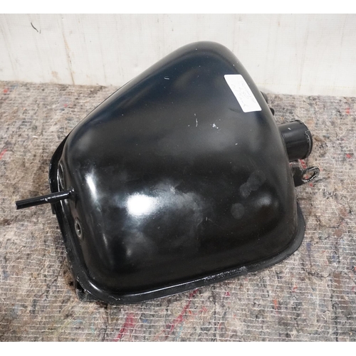 403 - Triumph 650 oil tank