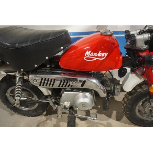 623 - Easy Rider monkey bike. 1998. Model- M50JC50-Q7. 49cc. Frame No- 1000109. Good compression. Reg R940... 