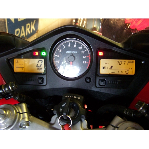 626 - Honda VFR 800 motorcycle. 2005. Very low miles showing on the clock as 7071 miles. MOT until Nov 202... 