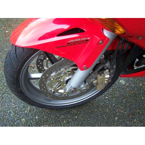 626 - Honda VFR 800 motorcycle. 2005. Very low miles showing on the clock as 7071 miles. MOT until Nov 202... 