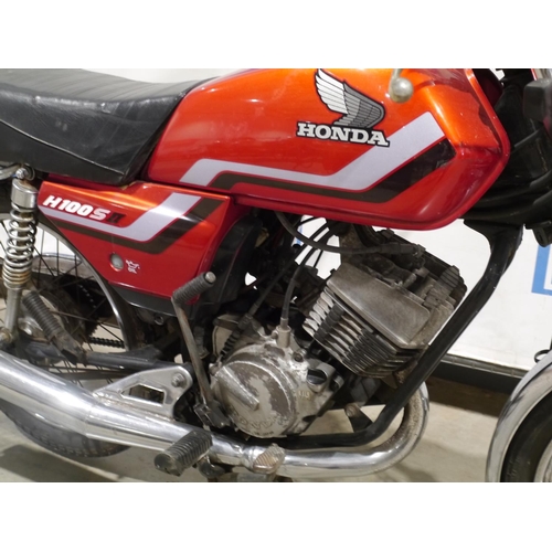 640 - Honda H100S-J motorcycle. 1992. 98cc Frame no. HA045202652. Reg. J684 NAV. V5, key