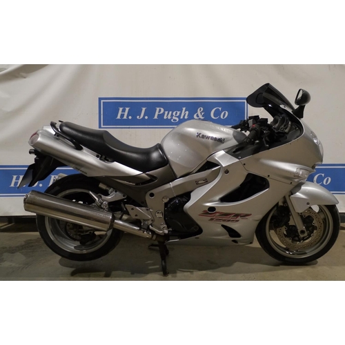 650 - Kawasaki ZZR1200 motorcycle. 2002. Same owner from new. 1164cc. 35,780miles. MOT until March 2022 c/... 
