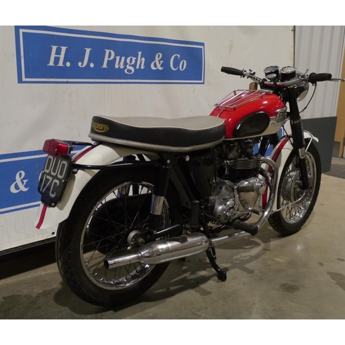 655 - Triumph Tiger T90 motorcycle. 1965. Matching engine numbers, very tidy well looked after machine, go... 