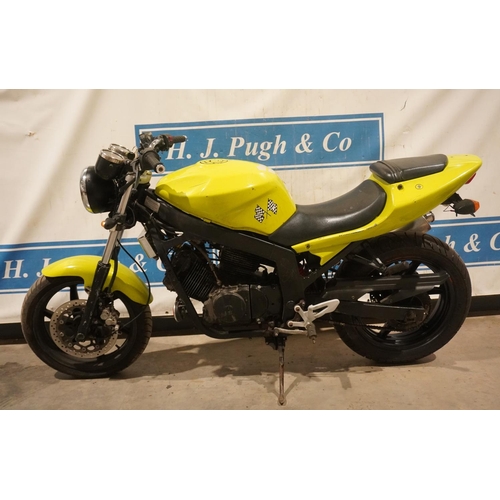 670 - Hyosung GT125 motorcycle. Runs. Reg. AJ58 UAM. No docs