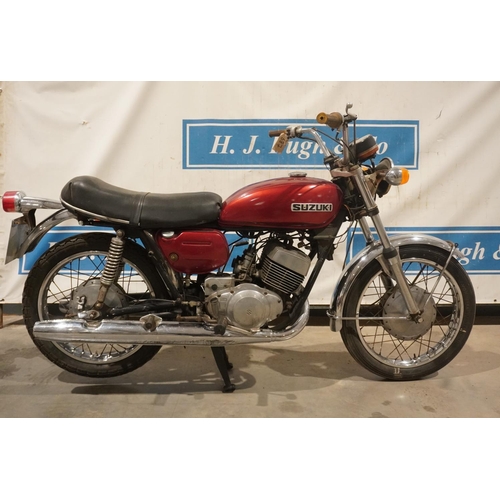 687 - Suzuki T250 Hustler motorcycle. 1971. Rare early UK bike, engine turns over. Barn find. Reg. SNH 366... 