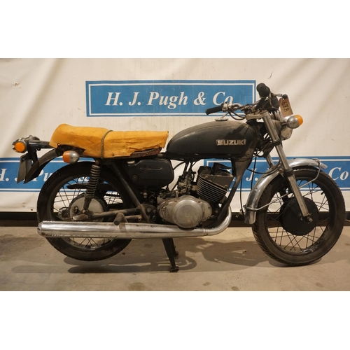 688 - Suzuki T250 Hustler motorcycle. 1973. Genuine barn find, engine turns over. Reg. MBL 47L. V5, key