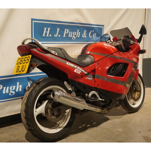 692 - Suzuki GSX 600F motorcycle. 1995. MOT til March 2022. 600cc. Runs. Imported. Reg. G659 BJU. Key, par... 