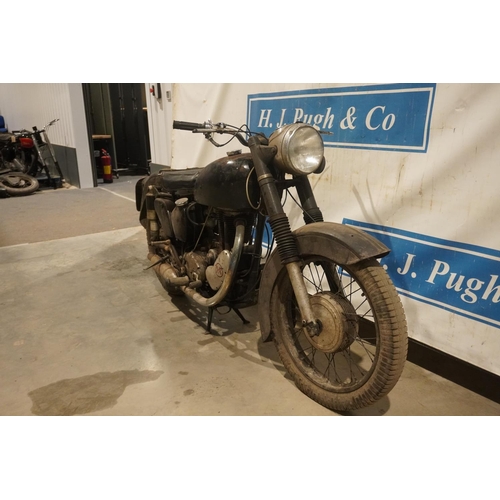 709 - Matchless 350 motorcycle. Dry stored for many years, great restoration project, reconditioned magnet... 