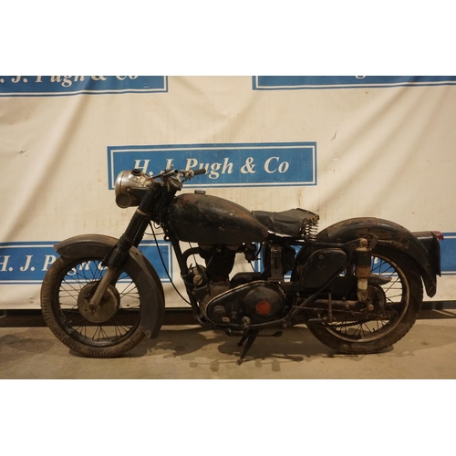 709 - Matchless 350 motorcycle. Dry stored for many years, great restoration project, reconditioned magnet... 