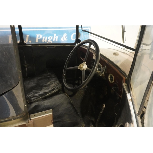 736 - Singer Junior 4dr Tourer car. 1929. Good original interior with black leather seats. Previously owne... 
