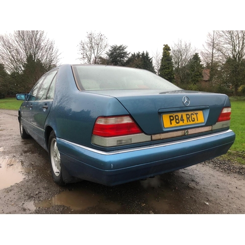 752 - Mercedes S280 Automatic 5 door saloon. 1996. Cream leather interior. Cracked windscreen. 136738 mile... 