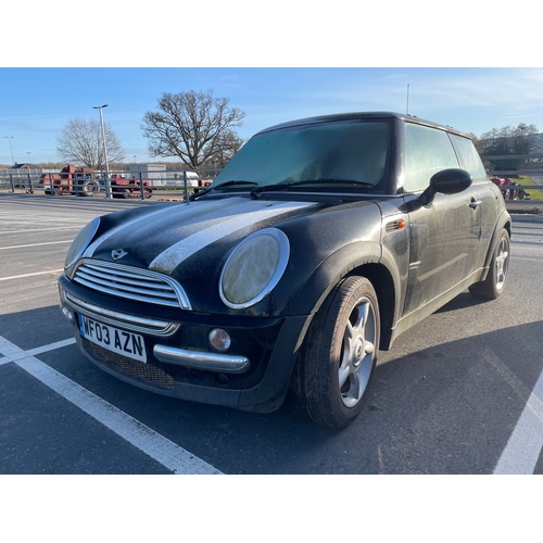 760 - Mini cooper. 2003. Starts and drives, been dry stored for a couple of years. NO MOT or TAX. Reg WF03... 