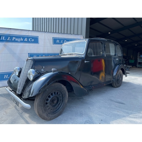 766 - Jowett Super 8 Deluxe 4 door. 1939. Starts and runs. Will need servicing and recommissioning before ... 