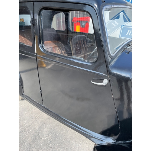 766 - Jowett Super 8 Deluxe 4 door. 1939. Starts and runs. Will need servicing and recommissioning before ... 