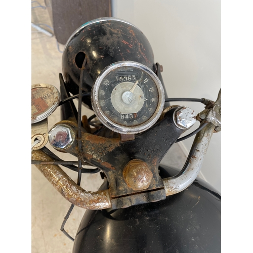 643 - Velocette MDD with believed factory swinging arm conversion. Norton front wheel on alloy rim with Ma... 