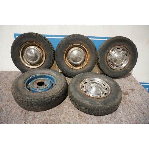 235 - 4 Mini wheels and 1 spare