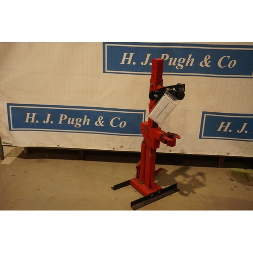 386 - Hydraulic coil spring compressor