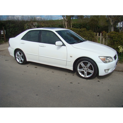 768 - Lexus IS200 SE saloon car. 1988cc petrol. 95,000+ miles. MOT till 11/01/22. Reg WJ51 UUH. V5, keys