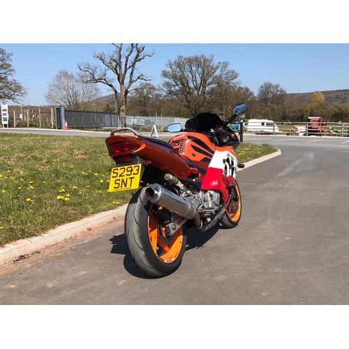 771 - Honda CBR 600F motorcycle. 1988. 599cc. MOT til 02.08.21. Runs and rides. Reg. S293 SNT. V5, keys