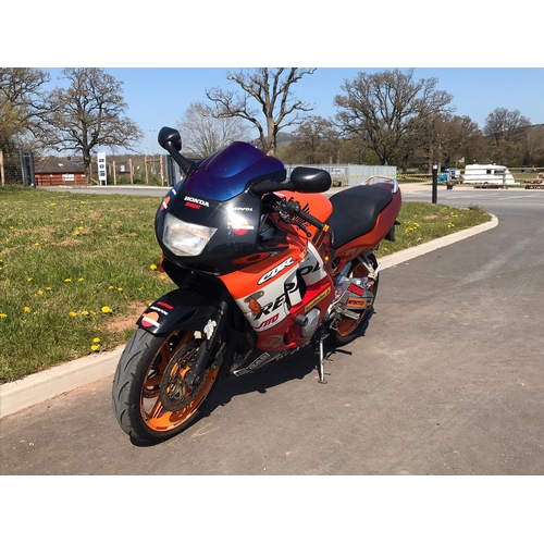 771 - Honda CBR 600F motorcycle. 1988. 599cc. MOT til 02.08.21. Runs and rides. Reg. S293 SNT. V5, keys