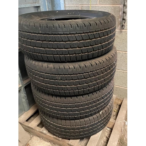 27 - Set of 4 Continental truck tyres 265.60R18. Very little use