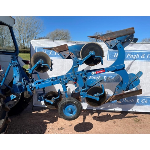 89 - Ford Ransomes TS82 2 furrow reversible classic match plough with land wheel, disc mounted skims, too... 