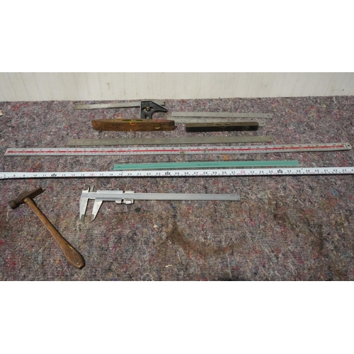 226 - Mitutoyo vernier, Rabone spirit level, Prestons spirit level etc