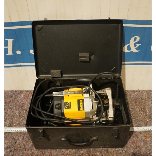 258 - Dewalt DW625E router in box