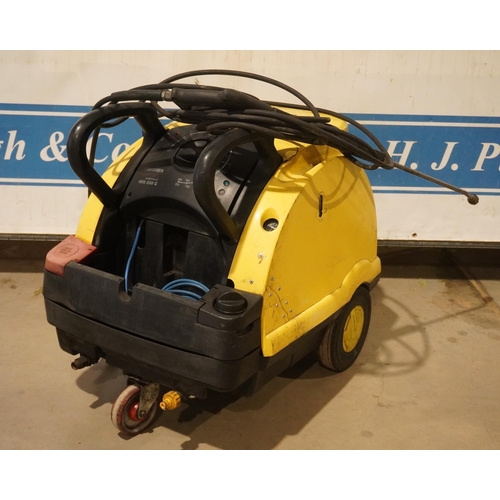 306 - Karcher HDS 558C steam cleaner