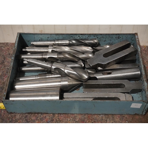 452 - Engineering tooling including MT drills/clamps/centre