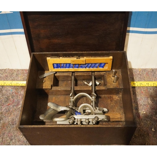 464 - Record 050 plough plane in wooden box