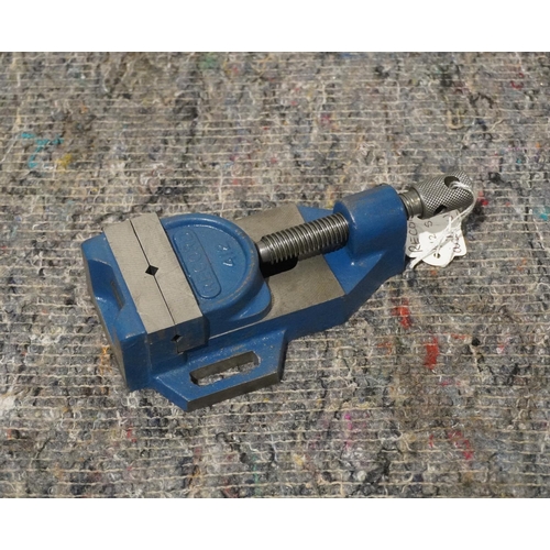 469 - Record 412 small drill vice