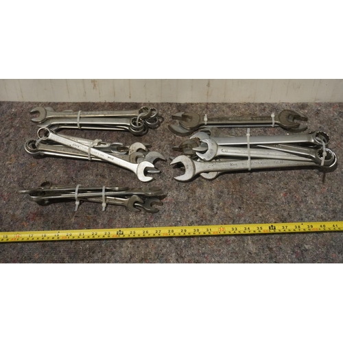 687 - Assorted spanners, mostly Britool