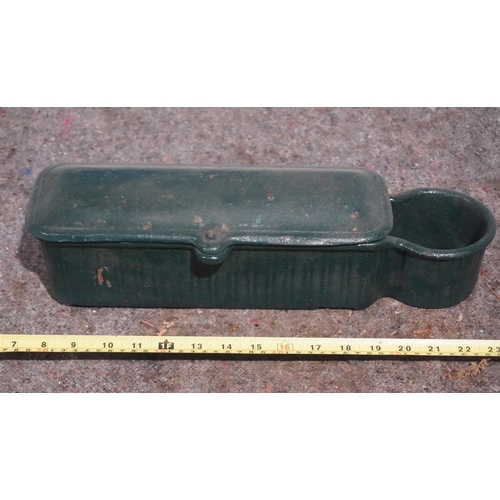 Cast tool box- Plain