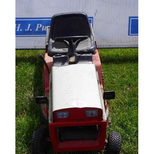 1211 - MTD Lawnflite 11HP ride on mower