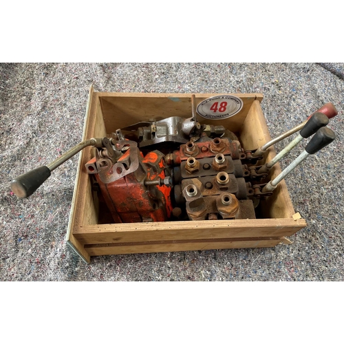 48 - Hydraulic spool valves- Massey Ferguson