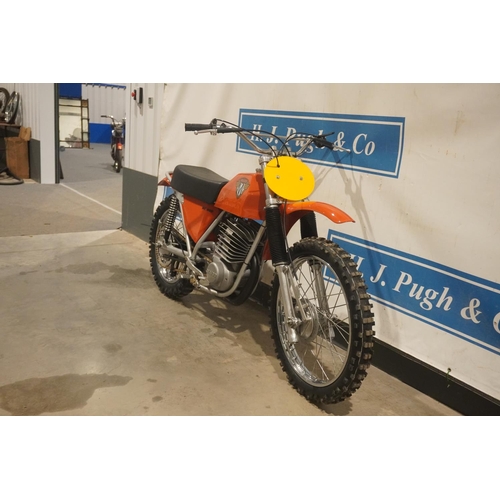 835 - Maico MC400 motorcycle. 1973. Recently restored. All bearings, seals, piston, crank have all been re... 