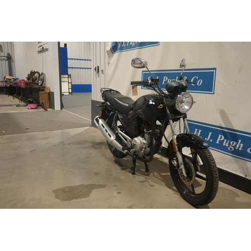 872 - Lexmoto ZSF 125 motorcycle. 2016. HPI clear. Non runner. Reg. WD66 CRK. V5, key