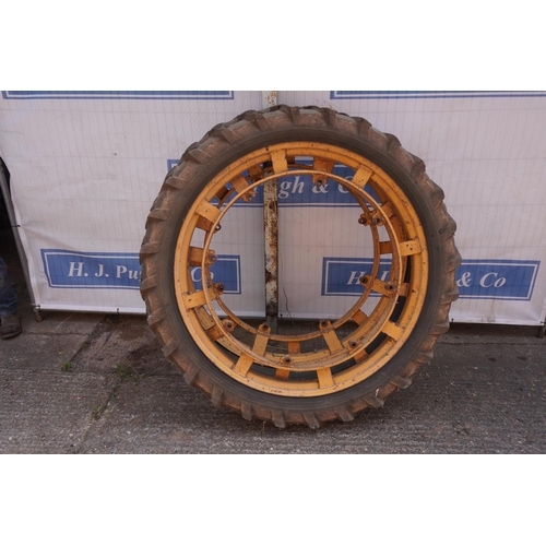 19 - Rowcrop wheels and tyres 8.3-44