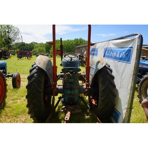 108 - Fordson Major diesel tractor. Runs and drives