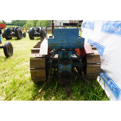 110 - Fordson County crawler tractor. Runs and drives. Wind up starter. Supplied by Thomas S Whitney & Co ... 