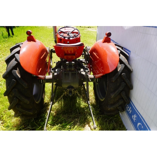 119 - Massey Ferguson 135 tractor. Runs and drives. Restored. Reg.BFH 835J. V5. Ex Guinness hopyards