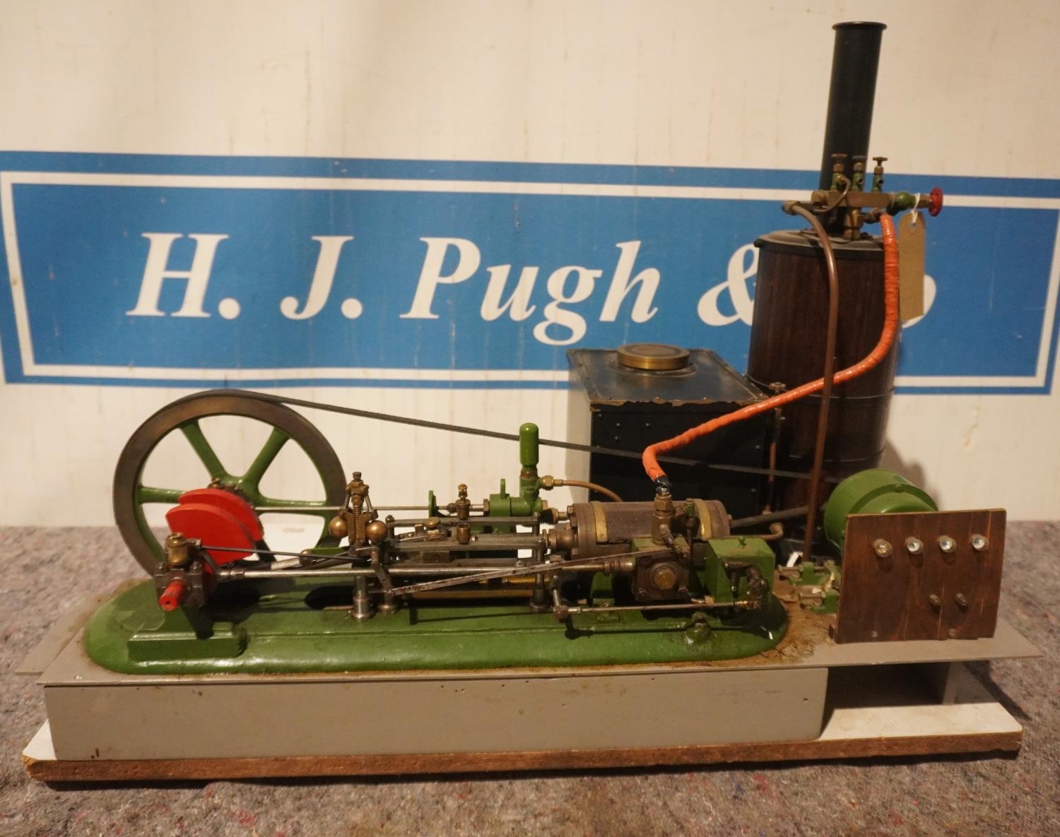 ** START OF DAY 1** Victorian horizontal steam engine with lighting set