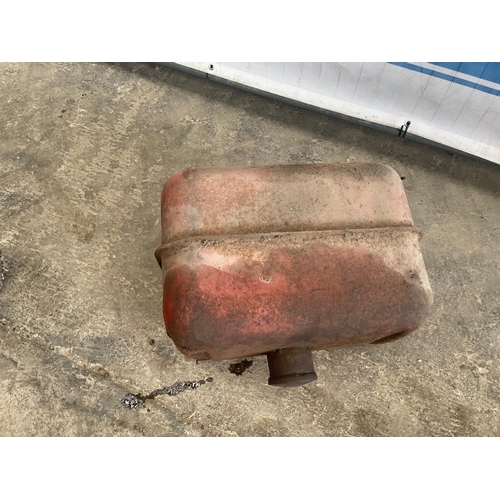 57 - Porsche 218 fuel tank