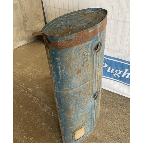 82 - Fordson E27N fuel tank