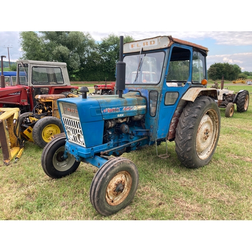 1221 - Ford 4000 tractor. 1970. Runs, hydraulics work. No V5.